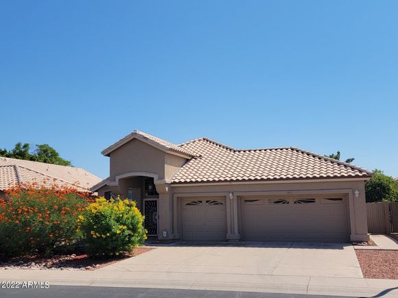 407 W Calle De Caballos Tempe, AZ House Sold - Photo 1 of 52. Opens carousel modal