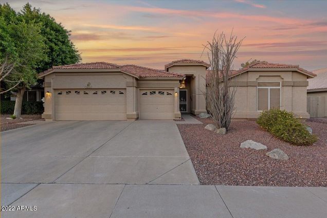 272 W Buena Vista Drive Tempe, AZ House Sold - Photo 1 of 38. Opens carousel modal