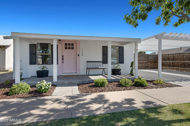 125 W Washington Avenue Gilbert, AZ House Sold - Photo 1 of 39. Opens carousel modal