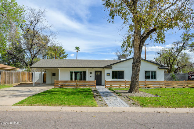 2001 N 38th Place Phoenix, AZ House Sold - Photo 1 of 41. Opens carousel modal