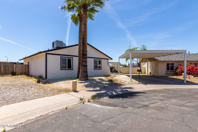 5228 S 47th Street Phoenix, AZ House Active - Photo 1 of 24. Opens carousel modal