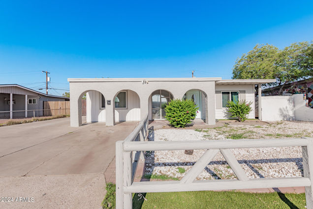 1813 N 38th Drive Phoenix, AZ House Sold - Photo 1 of 29. Opens carousel modal