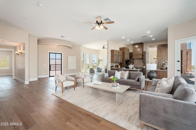 3518 N Shadow Trail
