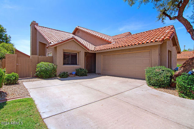 13560 N 92nd Place Scottsdale, AZ House Active - Photo 1 of 29. Opens carousel modal