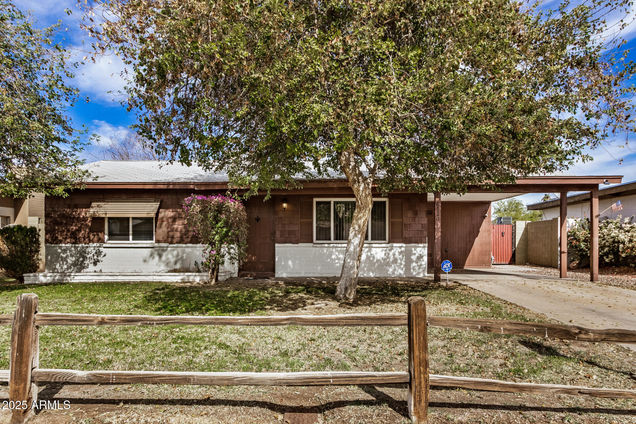 6720 W Medlock Drive