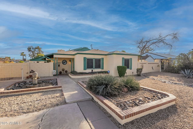 1721 W Weldon Avenue Phoenix, AZ House Active - Photo 1 of 72. Opens carousel modal