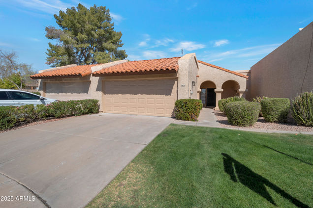 924 W Boxelder Place Chandler, AZ Townhouse Sold - Photo 1 of 14. Opens carousel modal