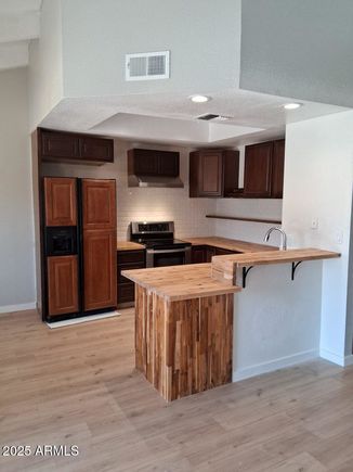 1017 E Maryland Avenue Phoenix, AZ Apartment Active - Photo 1 of 14. Opens carousel modal