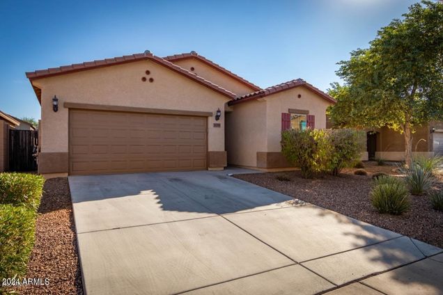 10781 W Avenida Del Rey Peoria, AZ House Active - Photo 1 of 9. Opens carousel modal