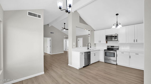 2234 W Mohawk Lane