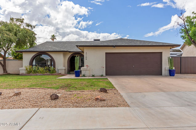 2109 W El Alba Way