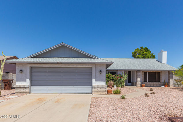8020 W Windrose Drive Peoria, AZ House Pending - Photo 1 of 33. Opens carousel modal