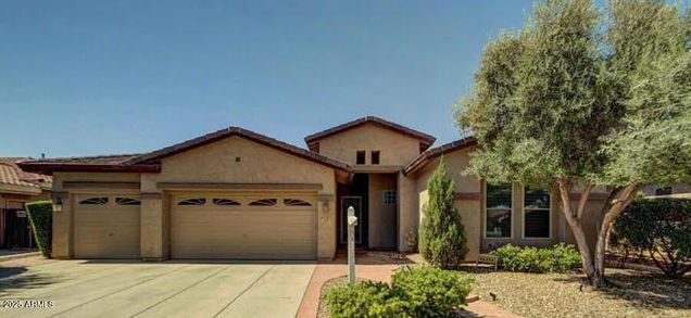 635 W Longhorn Drive Chandler, AZ House Active - Photo 1 of 20. Opens carousel modal