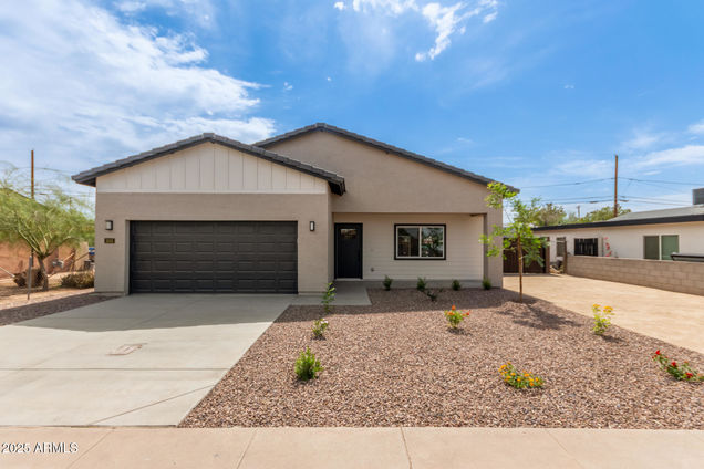 1835 N 37th Drive