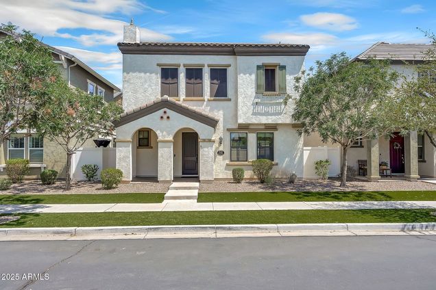 10428 E Nopal Avenue