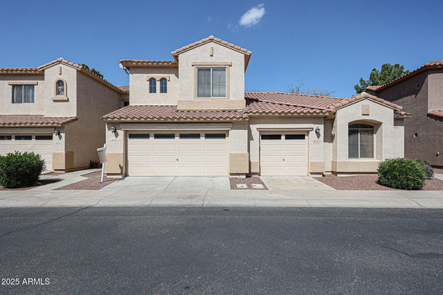 2600 E Springfield Place Chandler, AZ Townhouse Active - Photo 1 of 33. Opens carousel modal