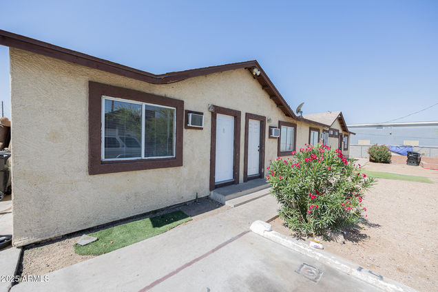 14 S 31st Avenue Phoenix, AZ Apartment Active - Photo 1 of 14. Opens carousel modal