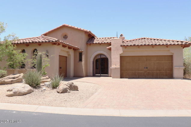 3962 N Highview