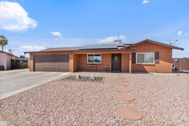2319 N 71st Drive