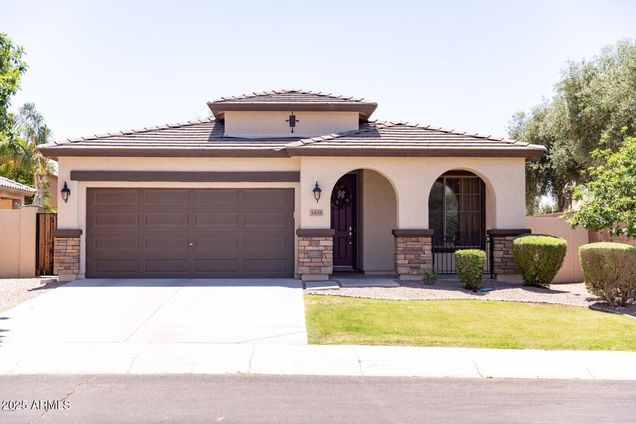 #6885007 Gilbert, AZ House Active - Photo 1 of 13. Opens carousel modal