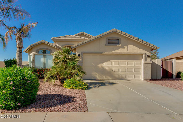 8534 W Ross Avenue Peoria, AZ House Active - Photo 1 of 24. Opens carousel modal