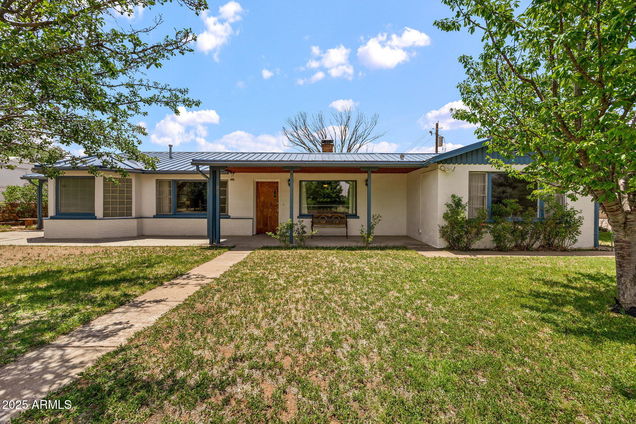 126 E Cattle Lane