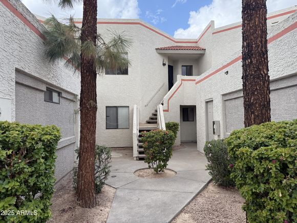 985 N Granite Reef Road