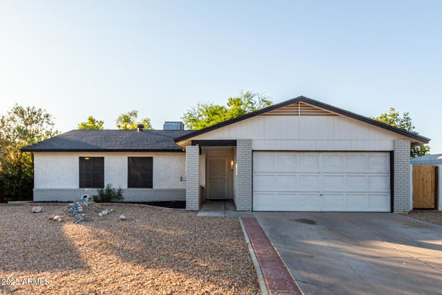 638 W Barrow Drive