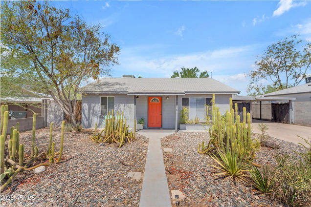8916 N 10th Street