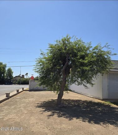 8230 N 42nd Drive