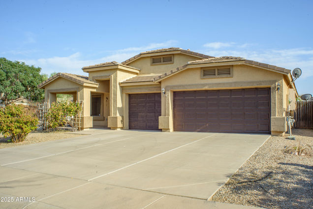 10717 E Cliffrose Lane