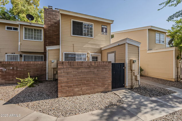 625 S Westwood Mesa, AZ Townhouse Active - Photo 1 of 26. Opens carousel modal