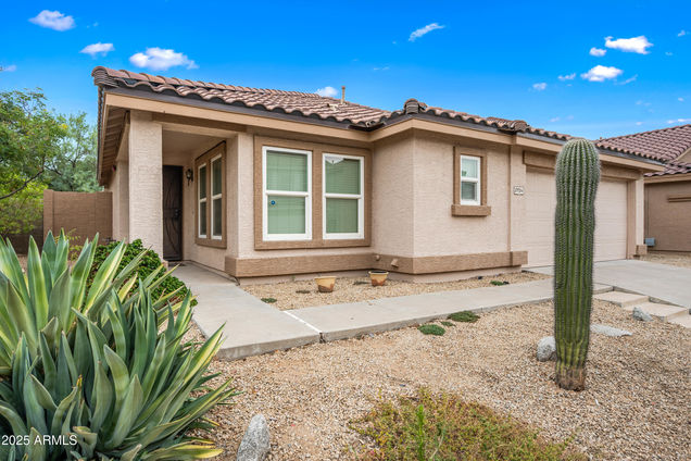 8924 E Arizona Park Place
