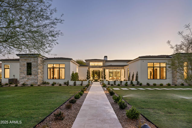 8230 N Mockingbird Lane