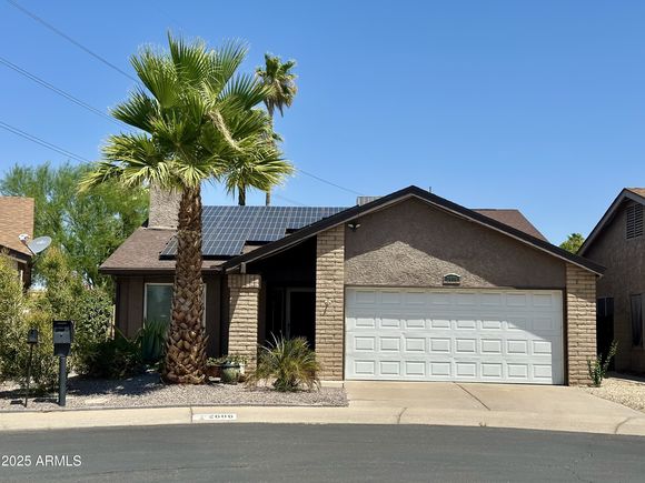 2606 W Gelding Drive