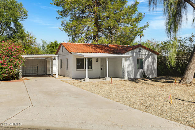 4619 N 13th Place Phoenix, AZ House Active - Photo 1 of 26. Opens carousel modal