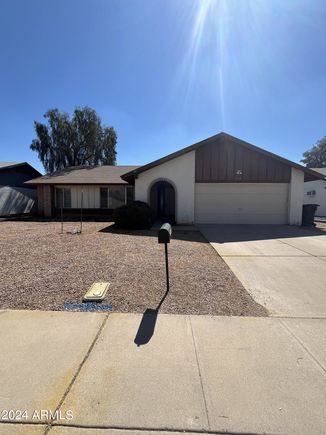 3102 N Woodburne Drive Chandler, AZ House Active - Photo 1 of 11. Opens carousel modal