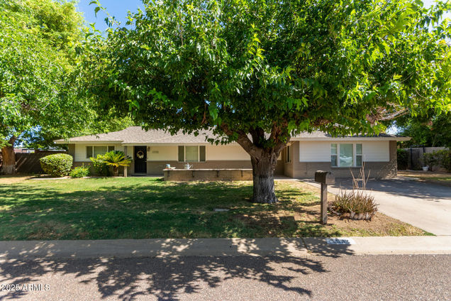 1532 W Loma Lane