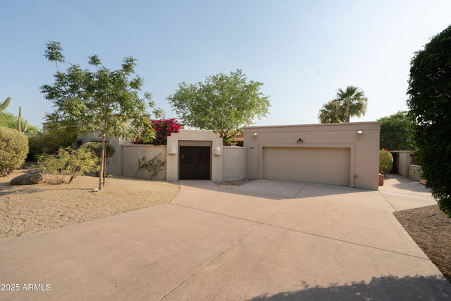 8401 E Vista Del Lago Scottsdale, AZ House Active - Photo 1 of 29. Opens carousel modal