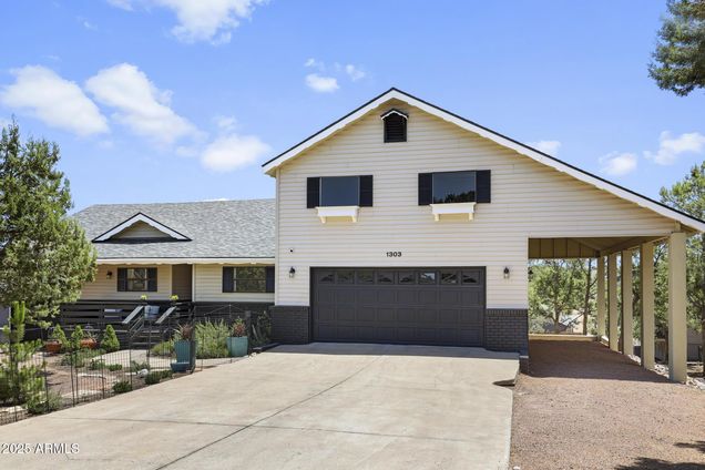 1303 N Sunshine Lane