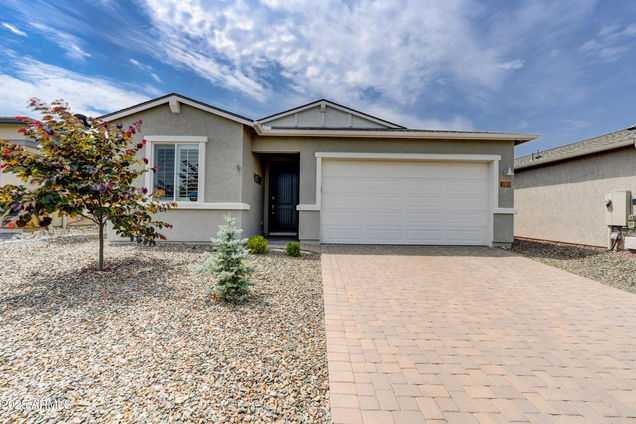 1393 Warbler Way