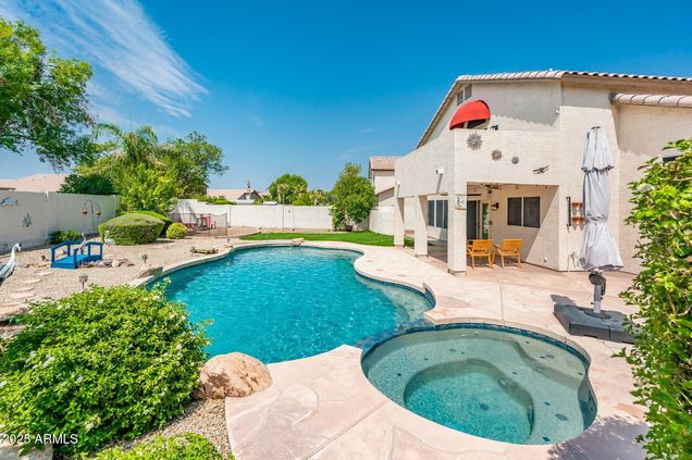 5393 W Kerry Lane
