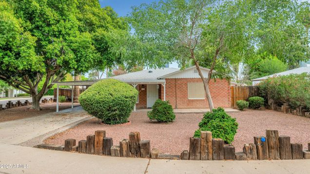 1127 S Una Avenue Tempe, AZ House Active - Photo 1 of 33. Opens carousel modal