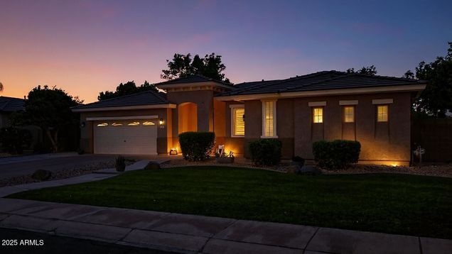 3141 E Juanita Avenue