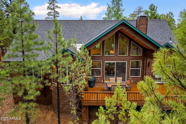 141 S Cliffrose Lane Show Low, AZ House Active - Photo 1 of 33. Opens carousel modal