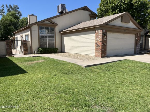 853 E Manor Drive
