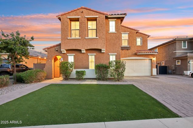 3219 E Mahogany Place Chandler, AZ House Active - Photo 1 of 89. Opens carousel modal
