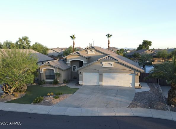 10359 W Country Club Trail Peoria, AZ House Active - Photo 1 of 25. Opens carousel modal