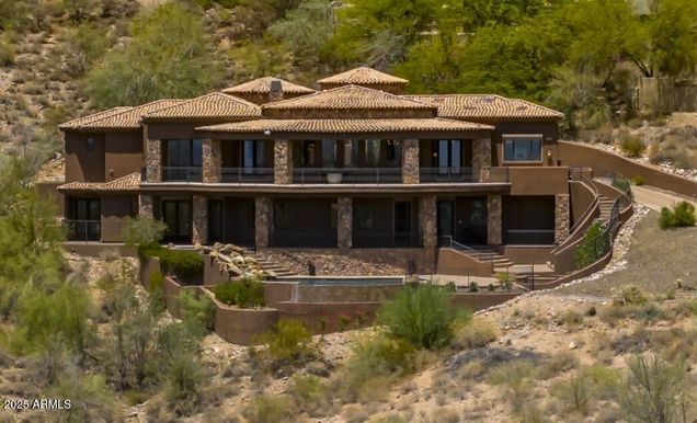 9745 N Foothill Trail