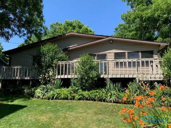 100 Bay Street Montpelier, OH House Sold - Photo 1 of 21. Opens carousel modal